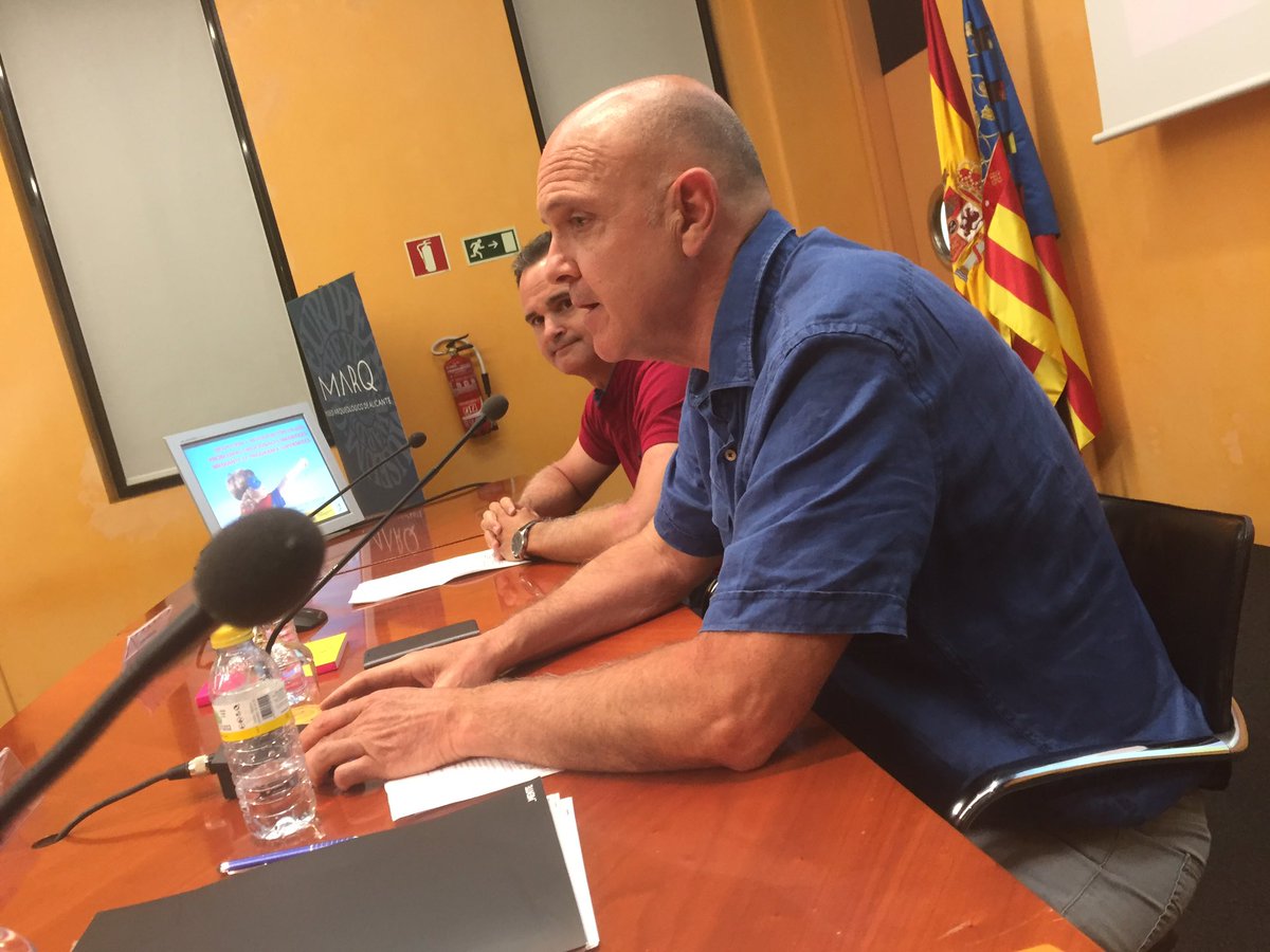 jp_espada's tweet photo. #forofamilia2017 a punto de empezar https://t.co/bI7EDNi9GU