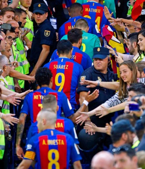 Fifa13141's tweet photo. [表情][表情][表情] #ForçaBarça!

#campionsfcb #fcbarcelona #igersfcb https://t.co/m6DeB7Y1rj
