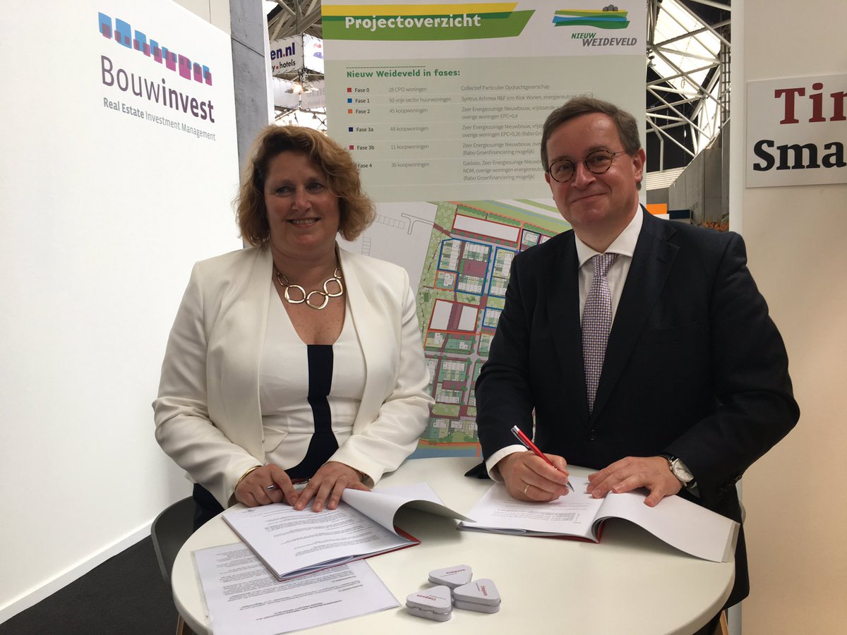 JLvdHeuvel's tweet photo. Contract getekend voor nog weer 47 mooie en duurzame woningen in @gem_BR ontwikkeld door @TimpaanNL in @NieuwWeideveld. https://t.co/b4vm9GMFqW
