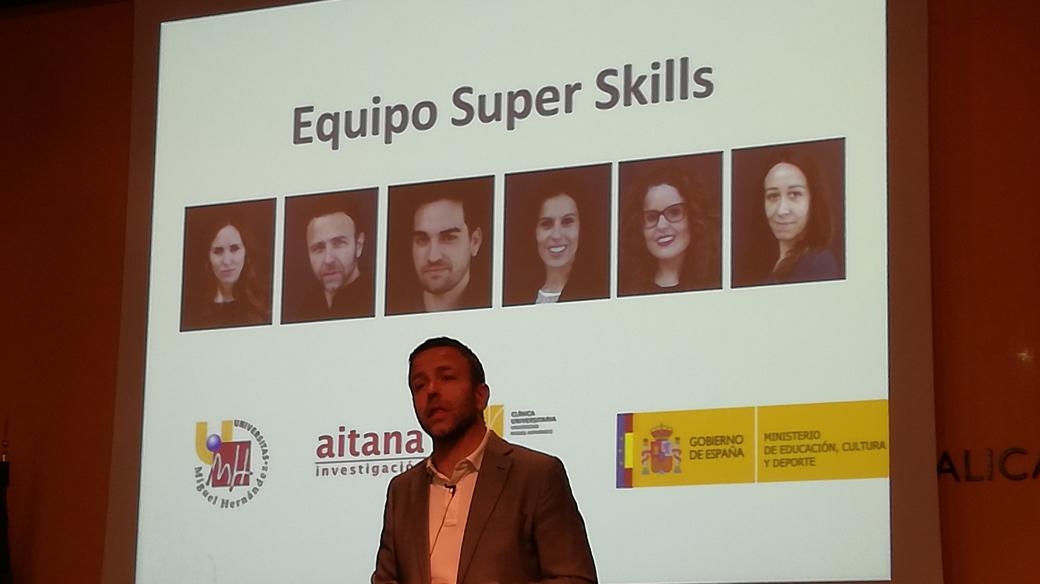tsconfamilias's tweet photo. José Pedro Espada presenta el proyecto #SuperSkills sobre detección e intervención en los problemas emocionales infantiles. #forofamilia2017 https://t.co/kBvI18in8j