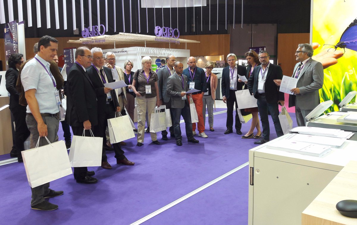 RISOFrance's tweet image. #GRAPHI2017 : merci au Syndicat de l&apos;Impression Numérique et des services graphiques (S.I.N.) pour sa visite sur le stand RISO.