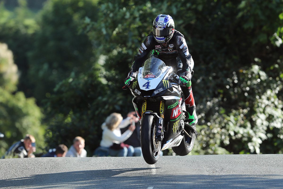 racewaysyamaha's tweet photo. Another great shot of @tweethutchy from yesterday @iom_tt @ManxRadioTT picture by @Impact_Images @McAMS https://t.co/ram4qTNvE0