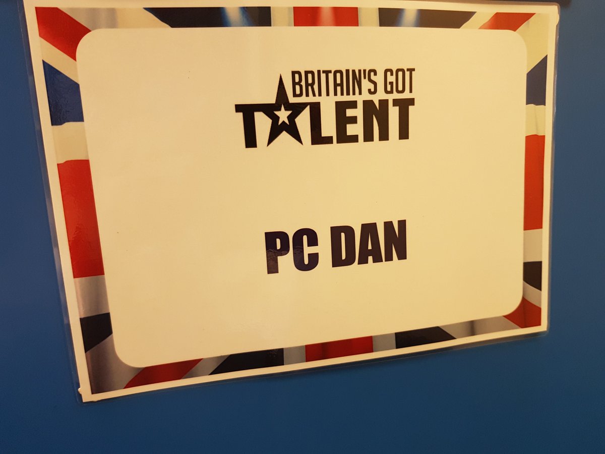 MPSFulhamReach's tweet photo. Brilliant day on Monday at #bgt dancing with the fab @PCDanGraham. It's back to buisness @MPSFulhamReach today! #copsarehumantoo 👮♀️💃#PCDan https://t.co/2wFOUnmgld