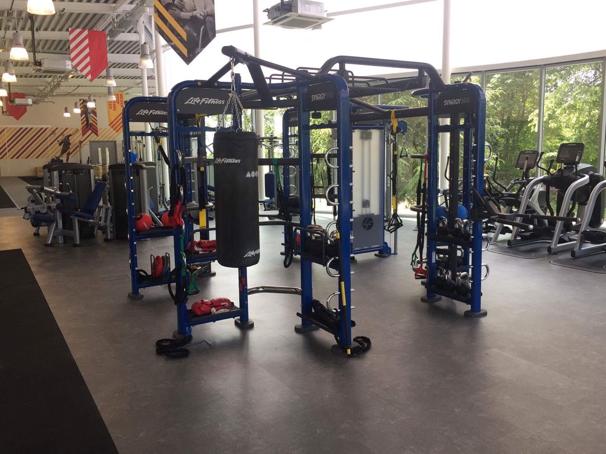 InverclydeNSTC's tweet photo. Our new @LifeFitness kit has arrived! And it's taken pride of place in the fitness suite. 💪🏻 https://t.co/3vBHOlXymm