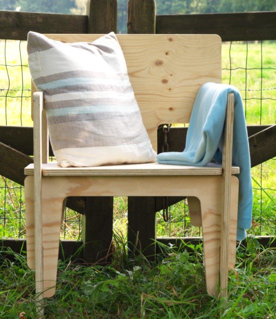 SlideartNL's tweet photo. Dear June, Could you do us a favour? Summer can't come soon enough!! #slideart #chairORI #summer #June https://t.co/bMDD7DIZwr