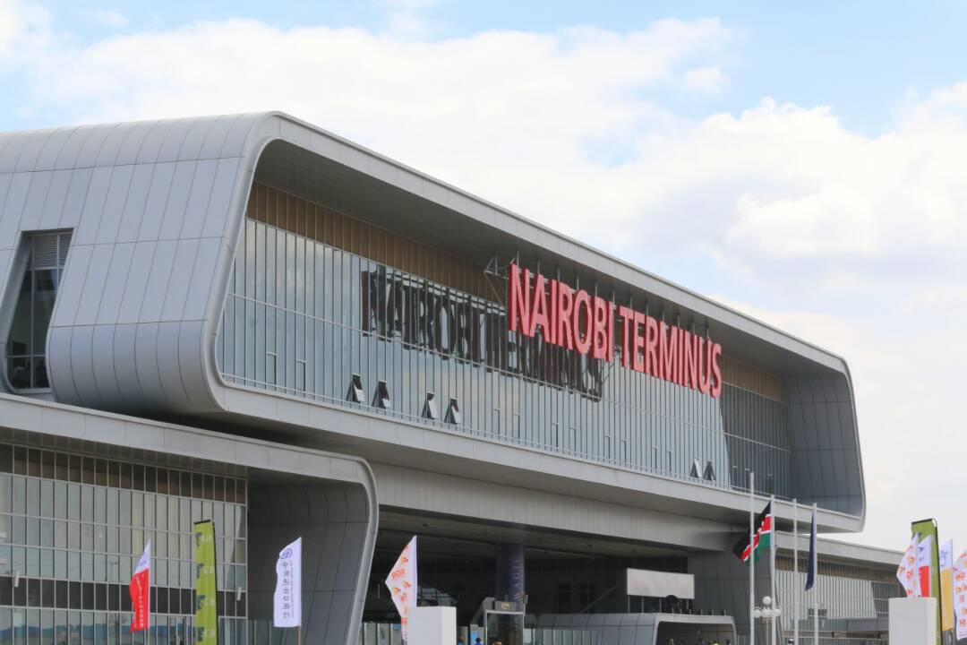 KenyaVision2030's tweet photo. Ahead of the event when the train gets to Nairobi Terminus #MadarakaExpress #Tunatimiza https://t.co/JwtJE1bnSP