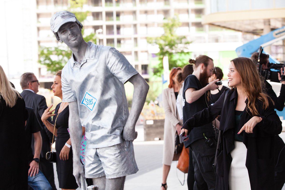 sterreclame's tweet photo. Vorige week bij #AMMA17! #SterHartjeZomer #sport #festivals #tennis #livingstatues #mwg. https://t.co/mcsvKqaWcb [Foto's: Menno Ridderhof] https://t.co/JOpFQUhhH6