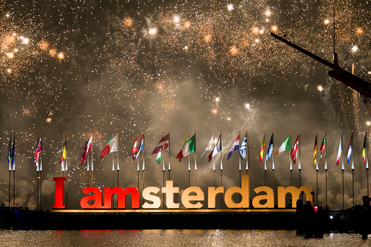 vlaggenlamp360's tweet image. @Hubbell_Ltg Could our product be something for your costumers? #flagpolelight #360degrees #LED