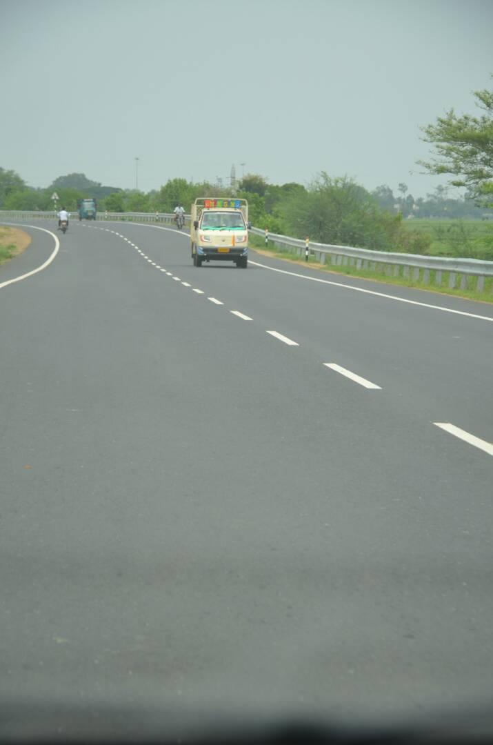 Mysuru_Infra's tweet photo. #Mysuru Highwayman 

NH 766 Mysuru T Narsipura  highway #MysuruInfrastructure https://t.co/gGaLeURV3E