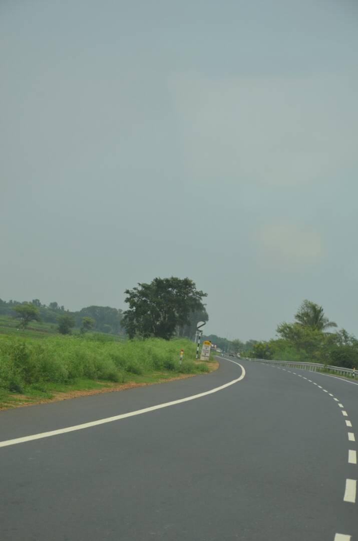 Mysuru_Infra's tweet photo. #Mysuru Highwayman 

NH 766 Mysuru T Narsipura  highway #MysuruInfrastructure https://t.co/gGaLeURV3E