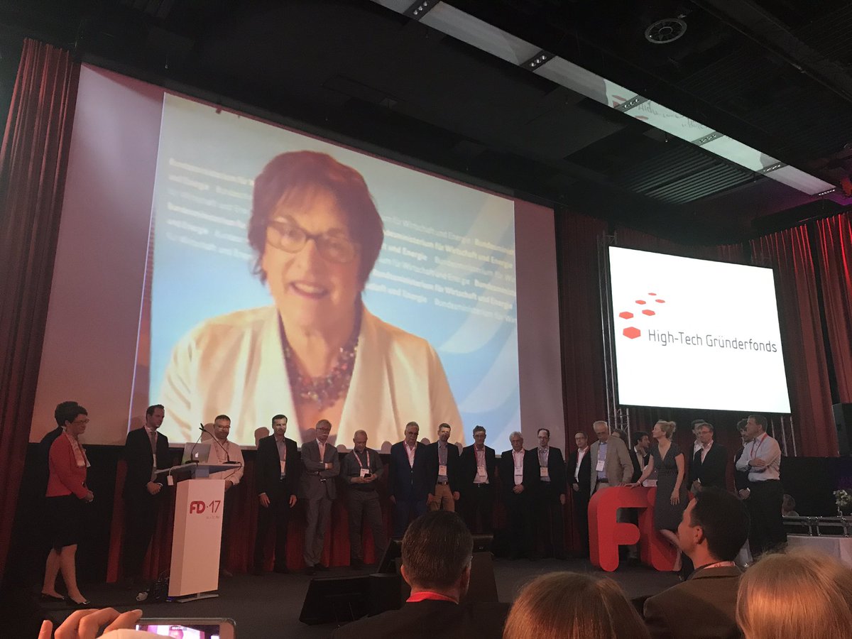 joannnes's tweet image. Mit @soley auf dem Family Day des @HTGF mit @brigittezypries #htgf #FD17 #startsmartdata  @BergenHelms @SoleyAnalytics