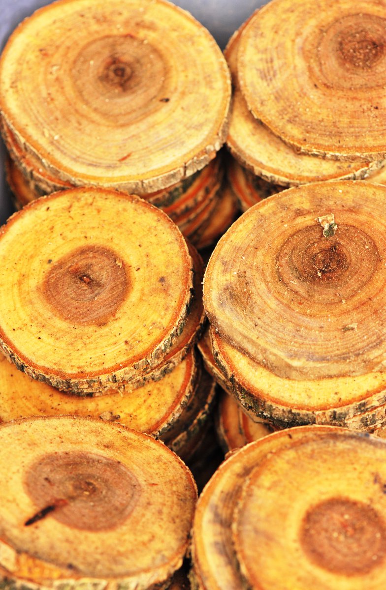 AmphoraA's tweet photo. #WorldNoTobaccoDay2017 tobacco #smoke can become ingrained in upholstery. When #quitting try #deodorising oils such as #Bergamot or #Camphor https://t.co/BwXFU3qOZU