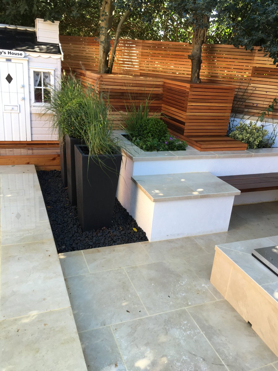 OpenviewLand's tweet image. Before &amp;amp; after a stunning &amp;amp; perfect finish for outdoor living. Fire pit, cedar wood fencing &amp;amp; porcelain slabs #landscaping #maidstone #kent