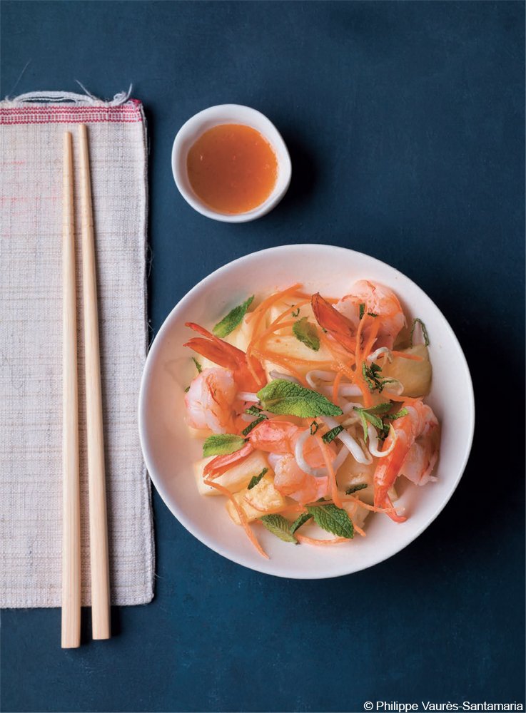 Sommerzeit ist Salatzeit. Wie wär's mit einem fruchtigen Ananassalat mit Garnelen? 🍍  ullmannmedien.com/blog/rezept-ti…