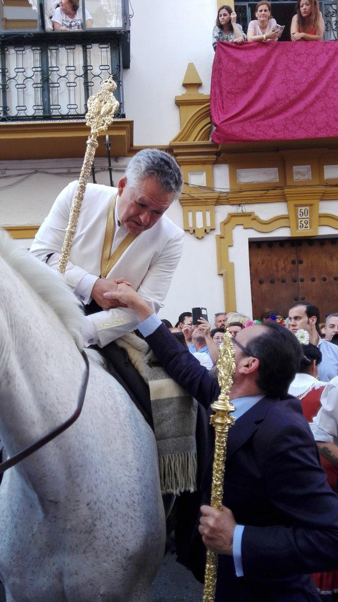 pepegomezpalas's tweet photo. Dos cirios de @EspDeTriana alumbrarán a la Virgen Chiquita en las parás de @rociodetriana https://t.co/tJprpwgnPE
