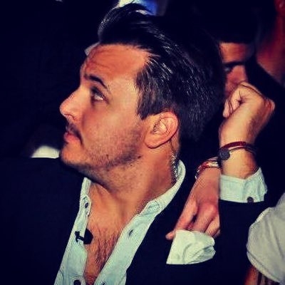 AlessioSuraci's tweet photo. #NuovaFotoProfilo https://t.co/iGlZVDSD2N