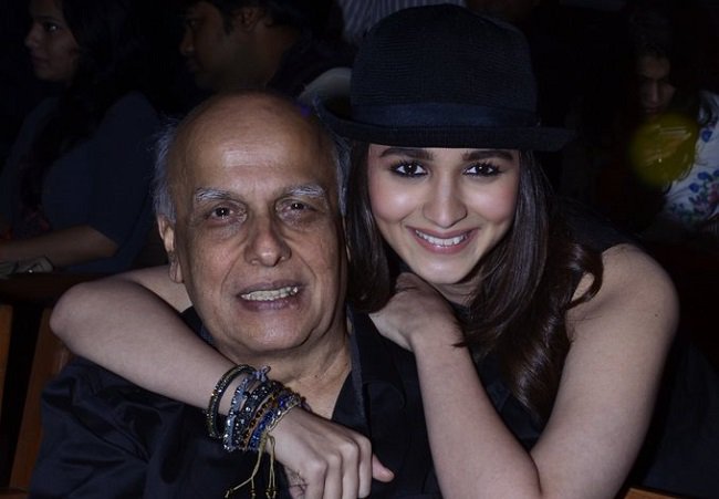 CharuFashionsIn's tweet photo. Famous Bollywood Actresses Shares Great Bond With Their Father!!

#bollywood #actress #Fatherdaughter #relationship #Fathers #fatherhood https://t.co/bHlSIaSccK