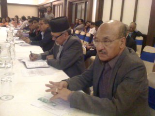 drbishnuhnepal's tweet photo. When #Chinese Prof. #LinMinwang asked which #BRI-model-#Mongolian or #Pakistani's suitable/f #Nepal,I stood/f #CPEC-based on #4THmodel@#ICC. https://t.co/ZxjviFz9AY