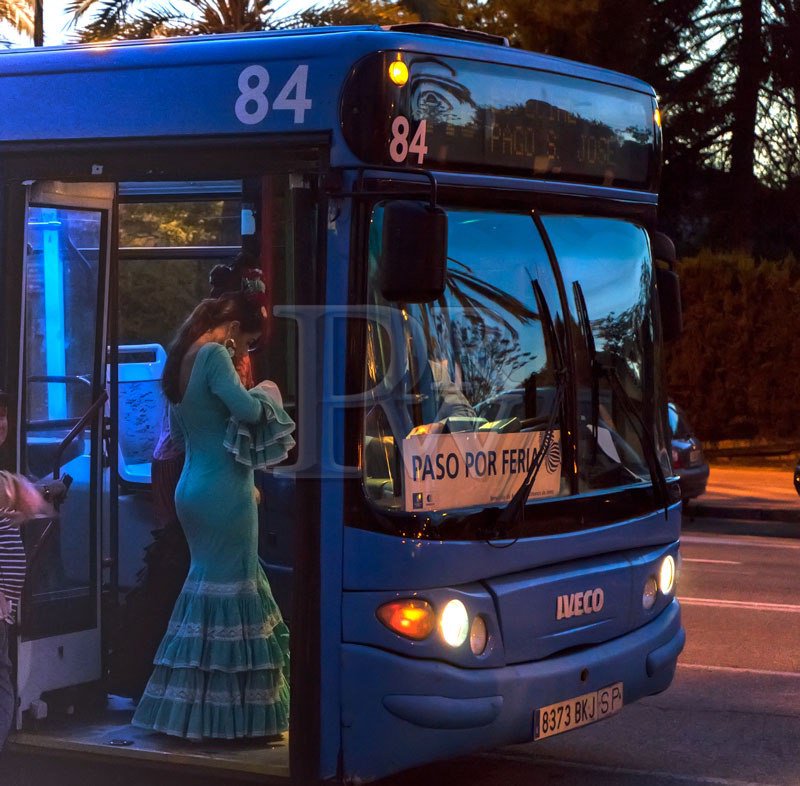 Servicio especial de #autobuses durante la Feria de Puerto Real ow.ly/wz9B30cb3RK <a href="/Puertorealweb/">PuertoRealWeb</a>