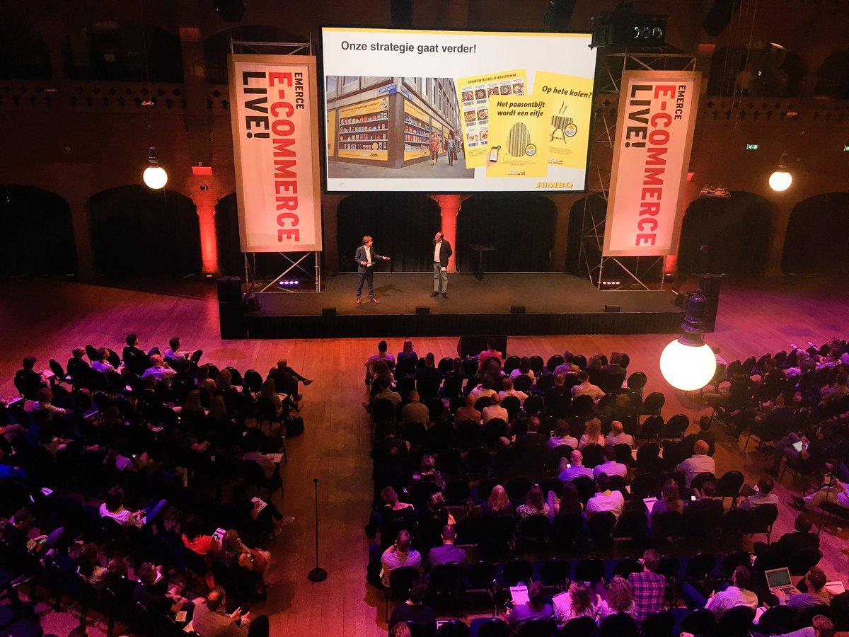 Sander Hoefnagels van <a href="/JumboSupermarkt/">Jumbo Supermarkten</a> nu on stage over thuisboodschappen strategie #ECL17