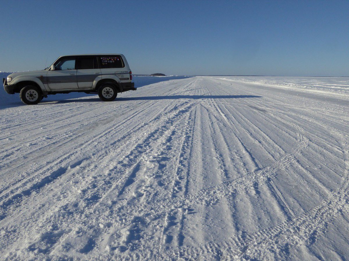 matschundpiste's tweet image. Mitten im Winter nach Murmansk. Ein irres Ziel, das Wojtek da hat. Wird er es schaffen?
Die Zeit läuft ihm davon. matsch-und-piste.de/gluck-im-eis-w…