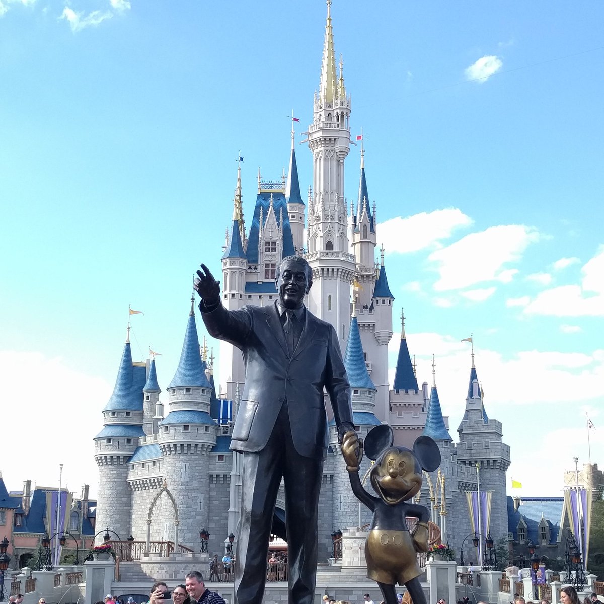 NeverlandPlans's tweet photo. Autocorrect got you down? Time to plan a #vacation! #cofveve #disneyworld #autocorrectfail https://t.co/wS3lTQSwdB