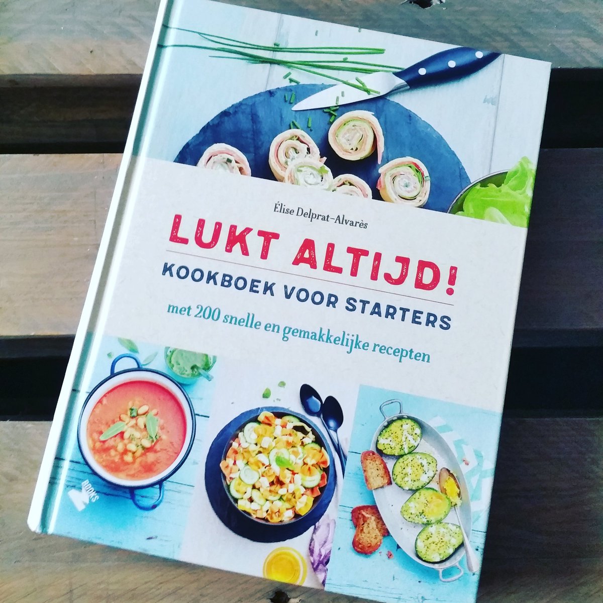 lekkerhappen's tweet photo. Vandaag wordt er gekookt uit dit kookboek! Simpel en duidelijk! #mbooks #kookboek https://t.co/Lcrhq1sthw