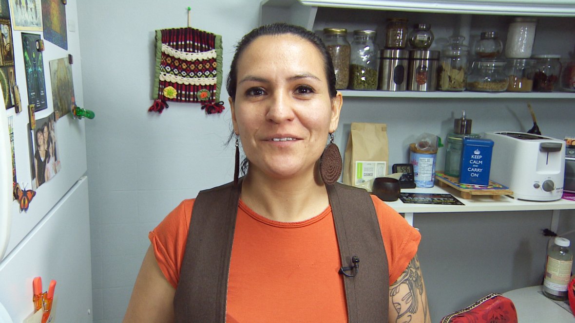 CBCNews's tweet image. Some say raising Ontario's minimum wage is a 'small business killer,' others say it makes them feel 'human' cbc.ca/1.4138342