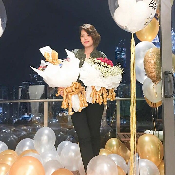 rotikaya's tweet photo. Amboi meriahnya Janna Nick, siapa bagi bunga tu? 😋 https://t.co/F3Jm5fRDiB