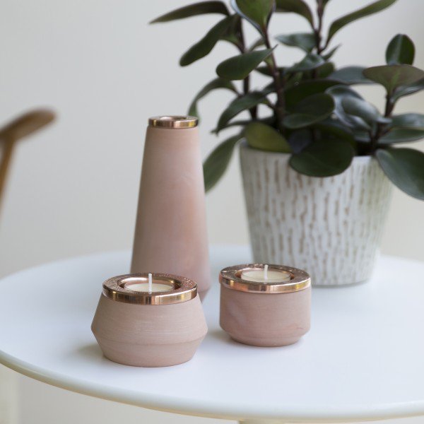 NYLA_ldn's tweet image. #NYLA #Picks Hend Krichen ceramic collection worked with chosen materials; Tunisian Ceramic and Etched Coppers nyla.london/interiors/home…