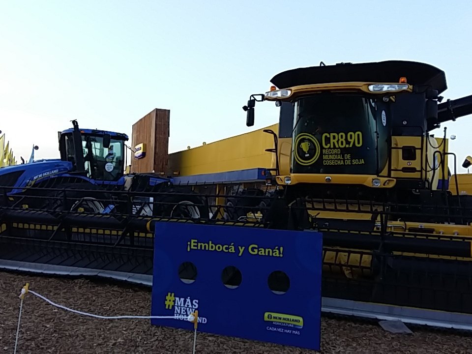 sebasgimenez's tweet photo. Arranca @AgroActiva en @NewHollandArg https://t.co/rrS9vcEWda