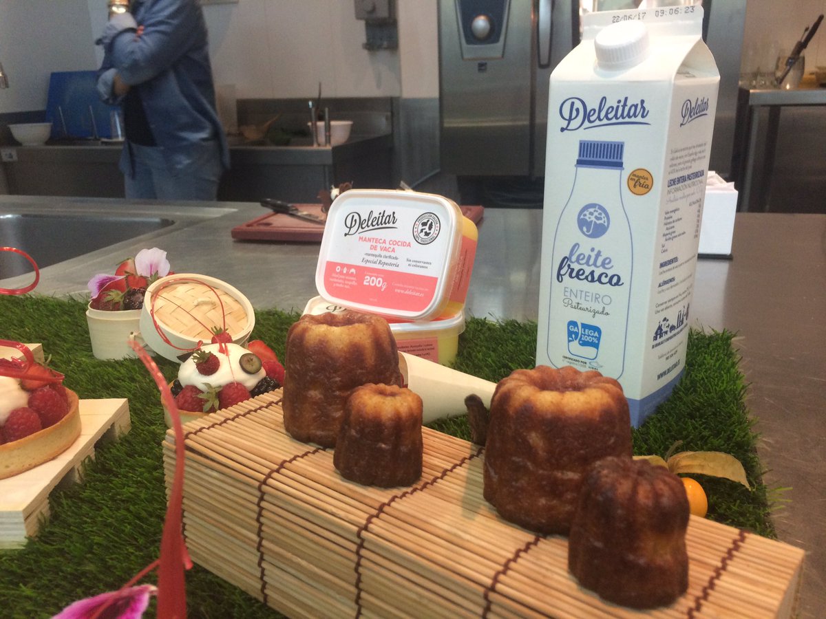 Turno de <a href="/manu_garea/">Manuel Garea</a> colaborador de <a href="/laALACENARoja/">la ALACENA Roja</a> preparando un ricos postres en el <a href="/CIFPCOMPOSTELA/">CIFP Compostela</a>

#formadoseprofesionais #FPGalicia