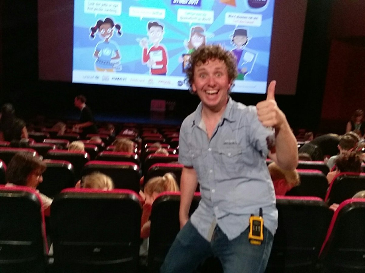 De zaal loopt vol voor de #KRFF première van #Partou #Kinderopvang 😃! Filmcoach <a href="/freekcommandeur/">Freek Commandeur</a> heeft er zin in ✌