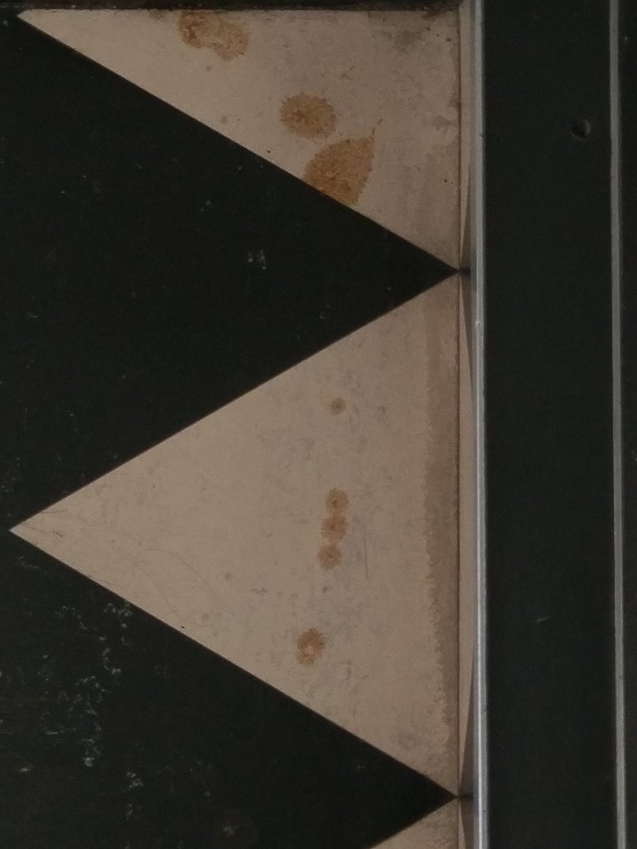 DavidSmithArt's tweet photo. Popped into @ICALondon where I found a trail of coffee stains marginally more interesting than the #StuartMiddleton work https://t.co/GbQEoKEOGI