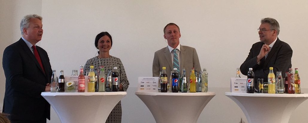 HaukeHilz's tweet photo. Heute für die @fdp beim Verband der Alkoholfreien Getränke #wafg zu Ernährungsfragen mit SPD und CDU diskutiert #fdp https://t.co/HdahMrs1AN