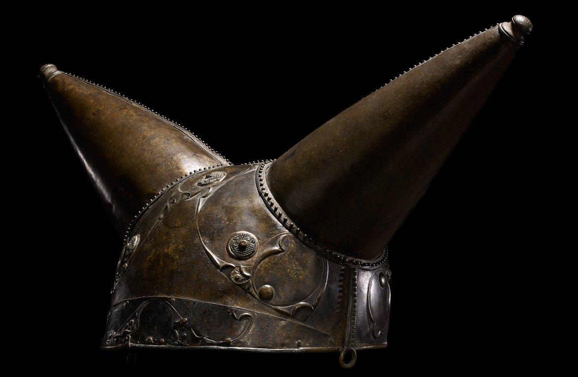 britishmuseum's tweet photo. For #LondonHistoryDay, we take a look at remarkable objects lost, discarded or sacrificed in the River Thames https://t.co/v77ZK13NhU https://t.co/cQKssOB6Nv