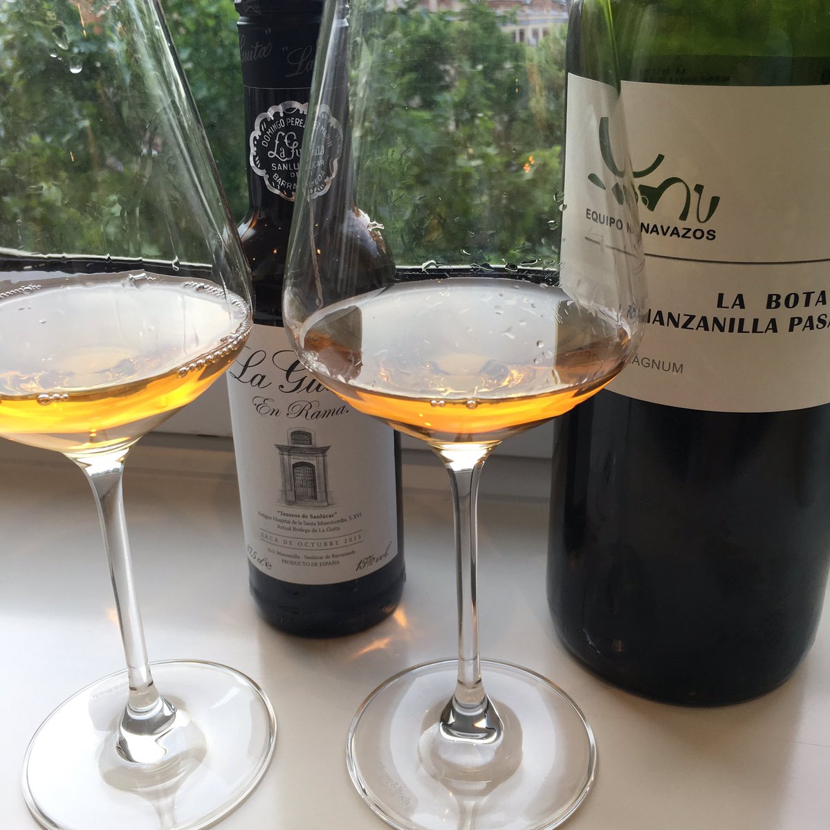 undertheflor's tweet photo. Happy Families - why open one bottle when you can open two? #anyexcuse #valuableresearch https://t.co/PFxNQAwWju https://t.co/pn3qi4vdmQ