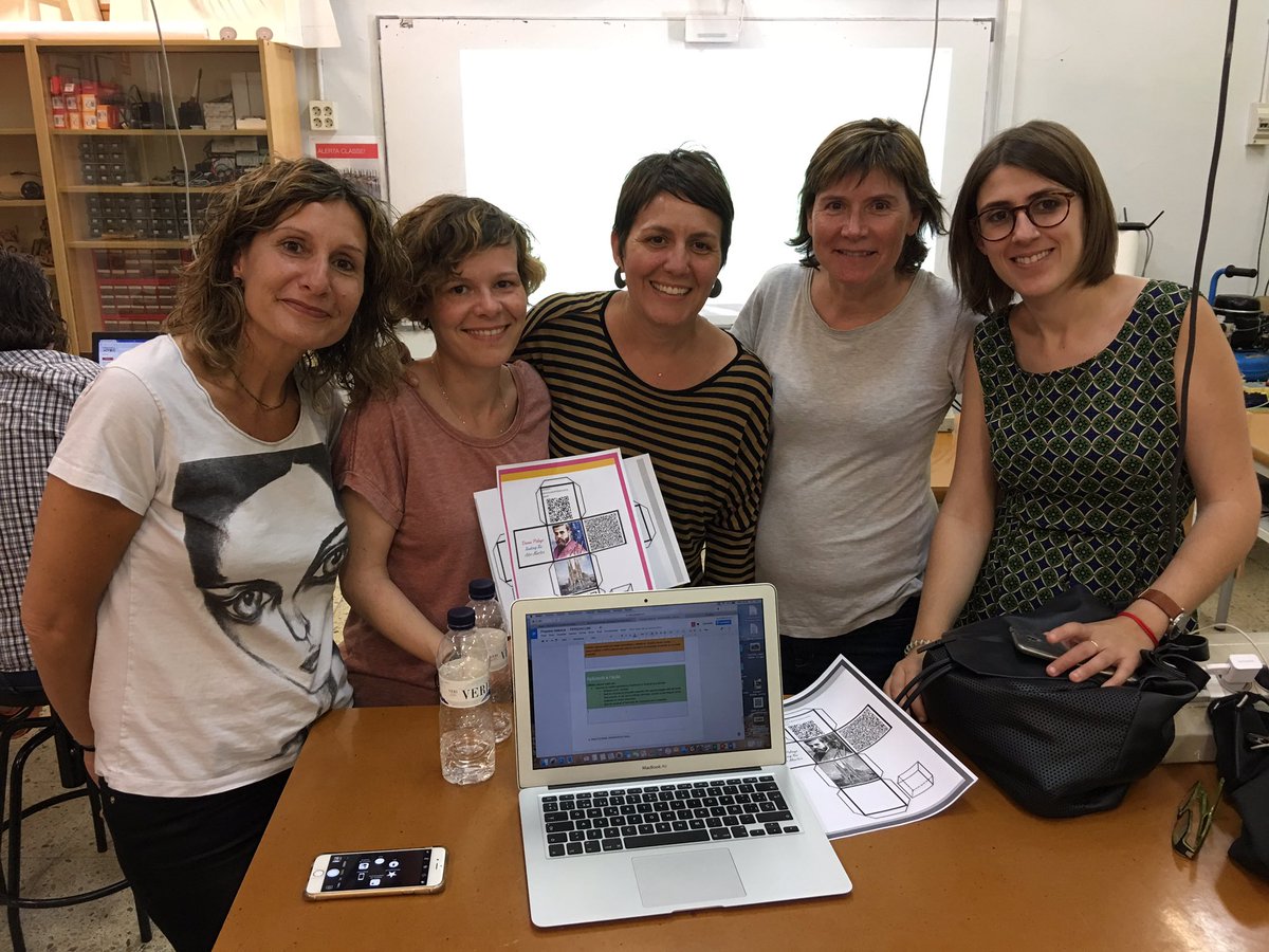 xsune's tweet photo. #designthinking #cocreació Revisó de les propostes pilotades a les aules #seminarisTAC #roboticatg #mobilstgn #DMRBTKTGN https://t.co/xcH3uQ7PD4