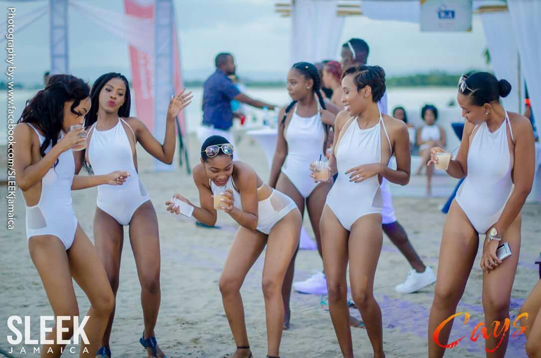 UCACaribbean's tweet photo. UCA Cays girls say #SentosaJuly22 🌊🤙 https://t.co/Y9LWVpLxgD