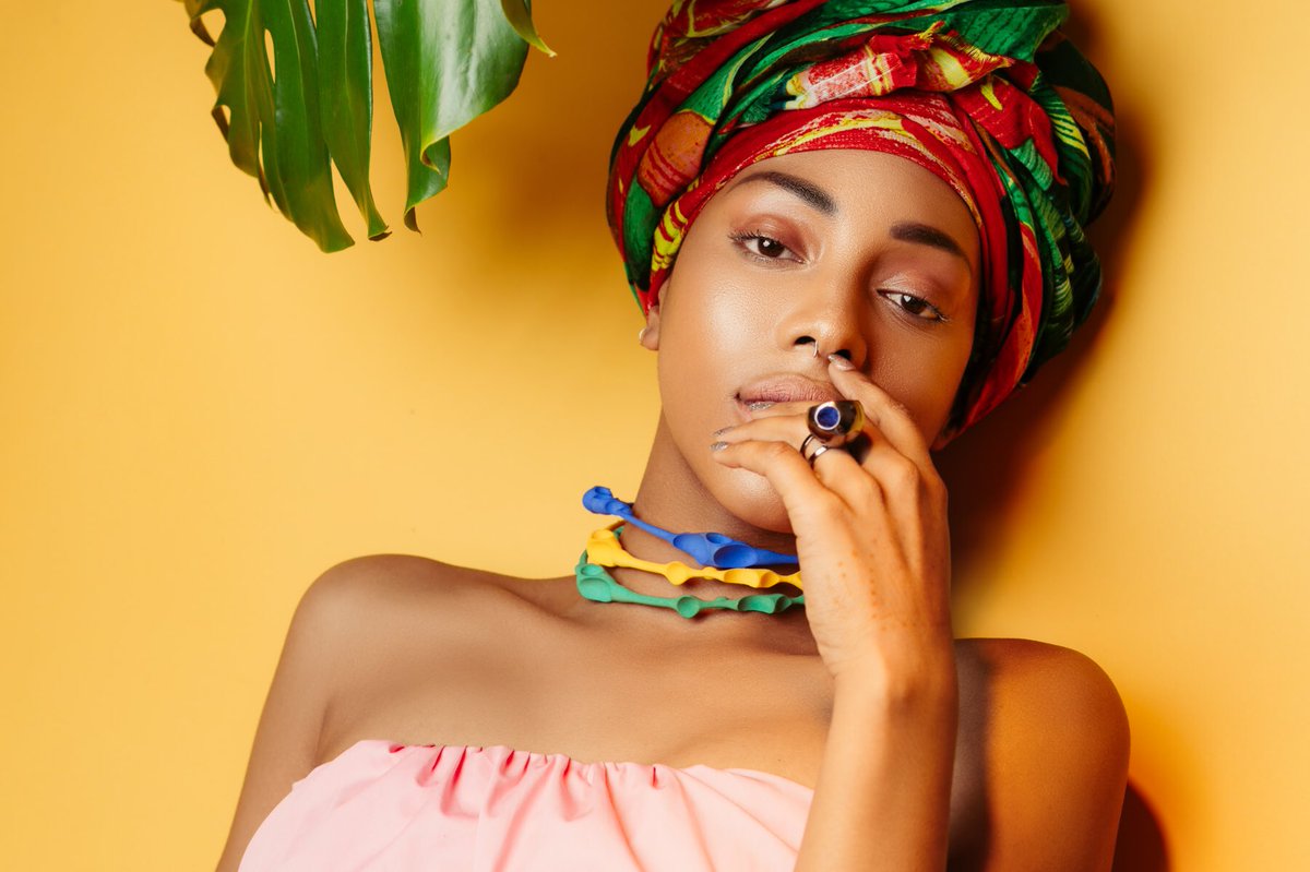 Meet Synead: The Voice Behind H&amp;M Playlist Favorite #Tropicao bit.ly/2qBxCpX