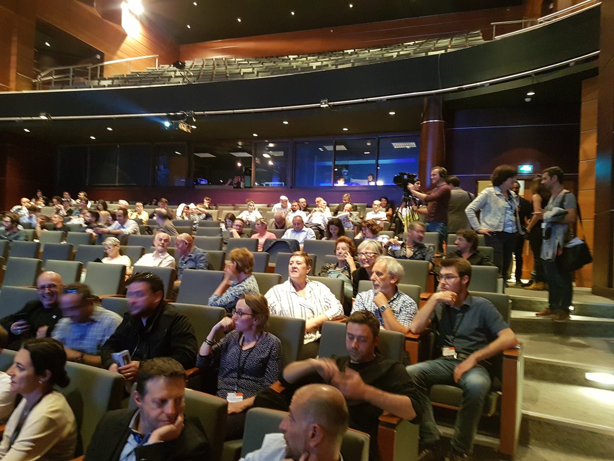 TeamEpy's tweet photo. #PyrénéesNumériques La cérémonie de remise des Trophées #e_py 2017 va débuter dans quelques minutes 
https://t.co/b7QVeCmdJw https://t.co/S4pJZFZt0l
