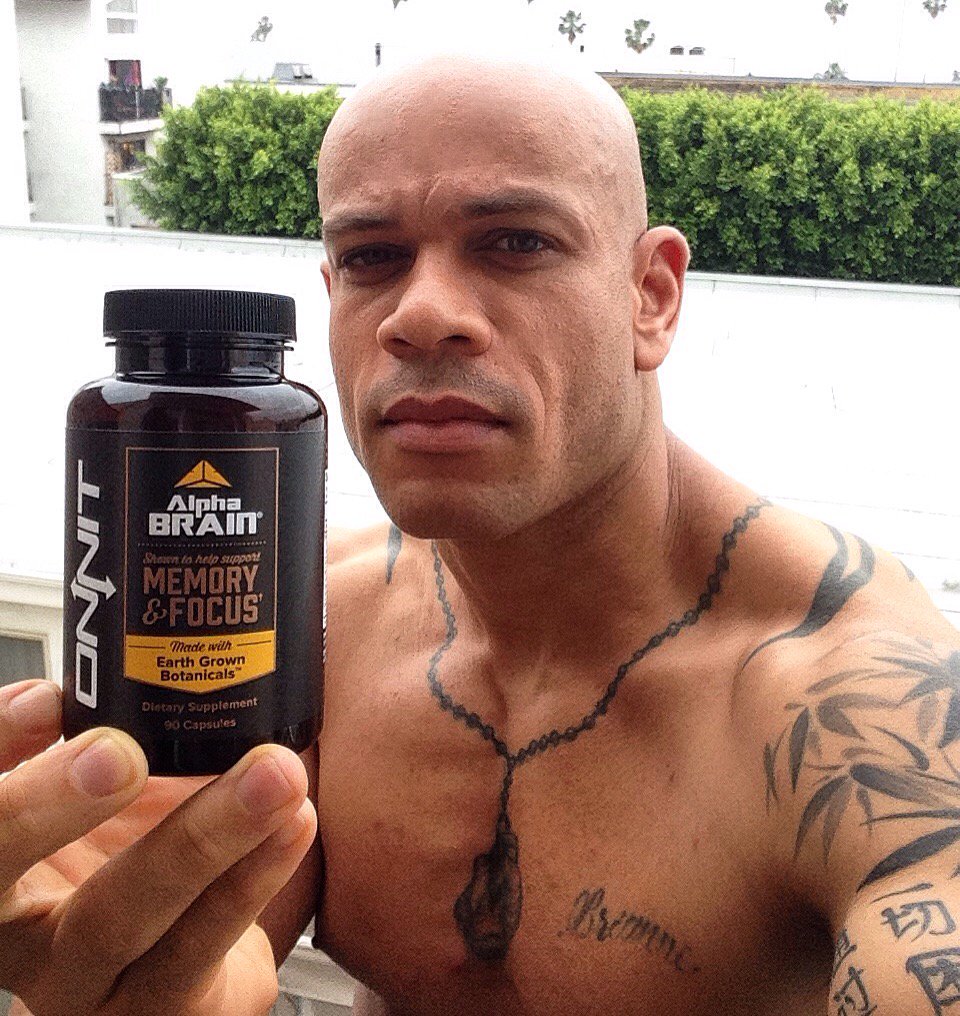 Ambienjackson's tweet photo. Getting that @Onnit #AlphaBrain in this morning for that Alpha kinda #HumpDay 💪🏽💪🏽🤘🏼#MemoryandFocus #StayingSharp https://t.co/v10W1lSDA0