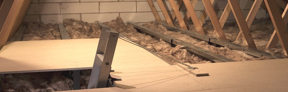 ukloftboarding's tweet photo. Almost ready for the show now with our model roof displaying @loftzone raised loft floor.
@ideal_home_show   #Manchester   @NationwideLoft https://t.co/kNqbpwwA7N
