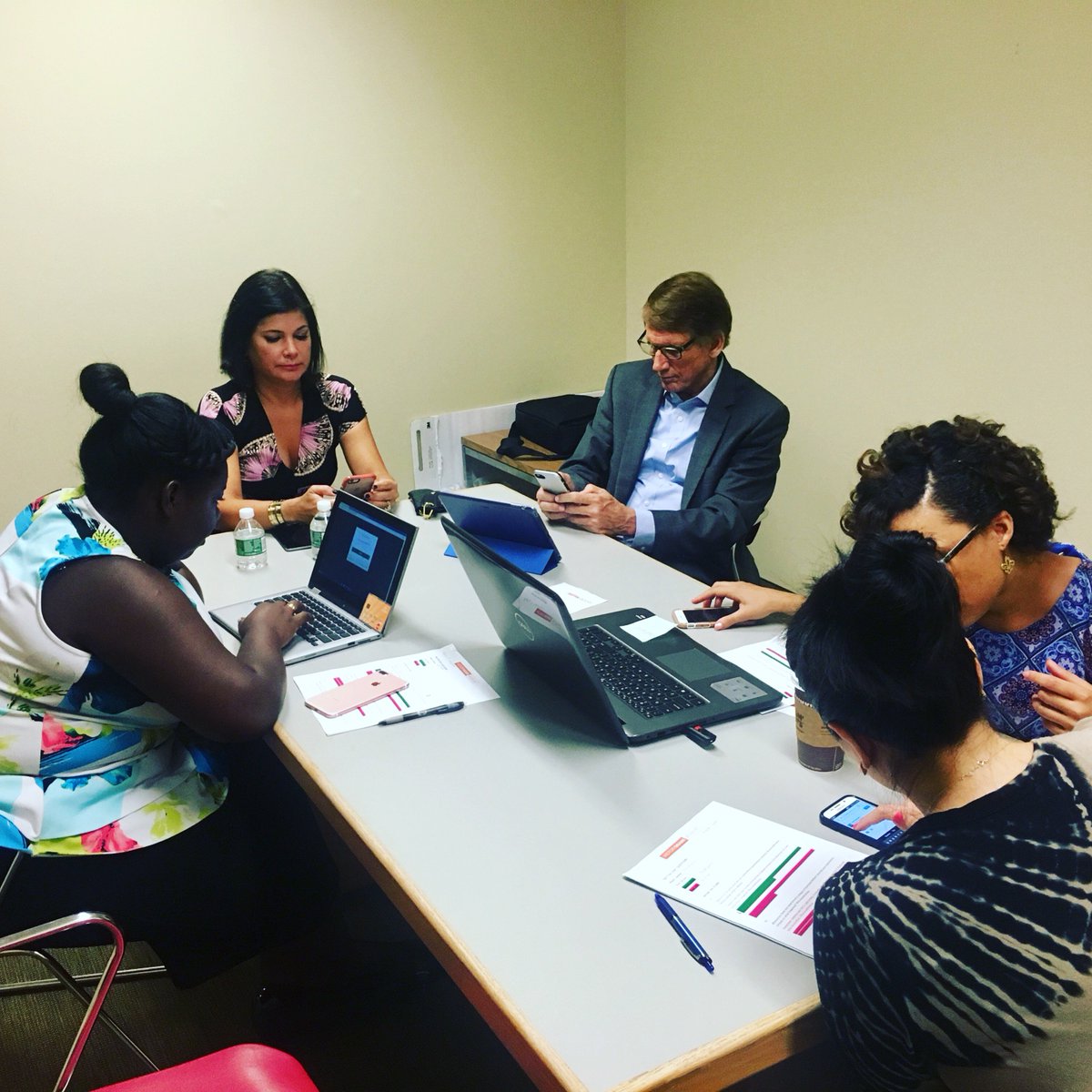 michelergranger's tweet photo. Jackie Nespral and Bryan Norcross are tweeting about Hurricane Andrew! Join the convo.Exhibit opens at #HistoryMiami 6/1. #ISurvivedAndrew https://t.co/qulNo0ZSWW