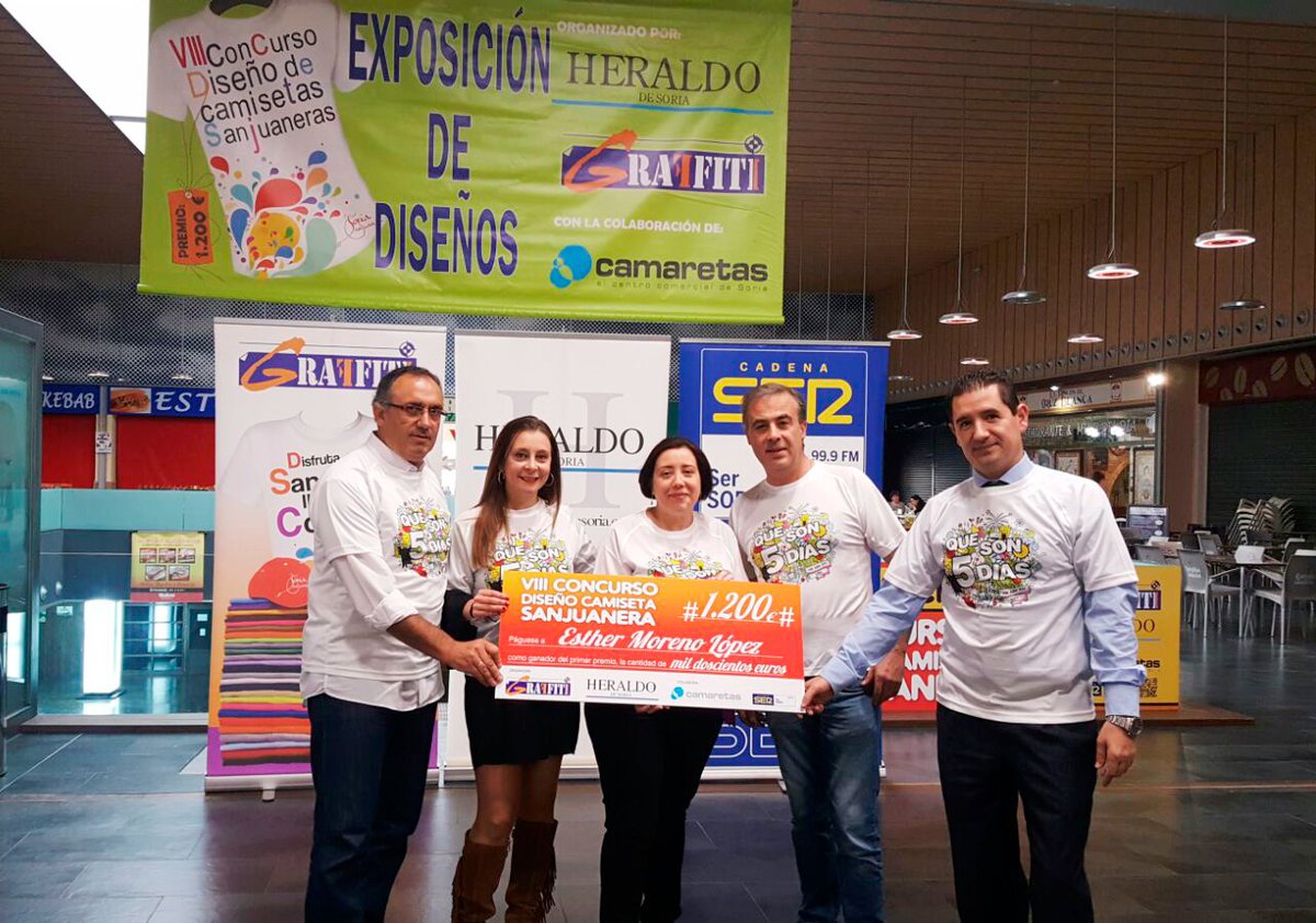 ¡La ganadora del VII Concurso de Camisetas de San Juan 2017 Esther Moreno ha recibido ya un talón por valor de 1.200 €! ¡¡Enhorabuena!! 👏👏