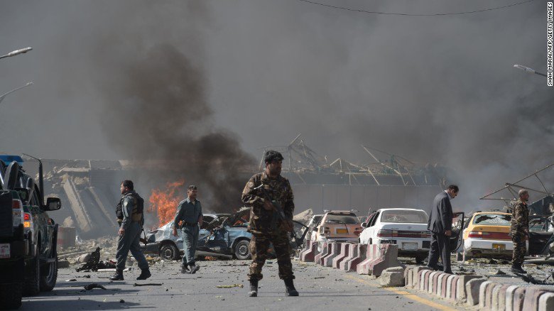 CNN's tweet photo. At least 11 US citizens among the injured in a massive Kabul bomb attack that left at least 90 dead, 400 wounded https://t.co/FyYM5f8QTc https://t.co/c2SYIGM1iy