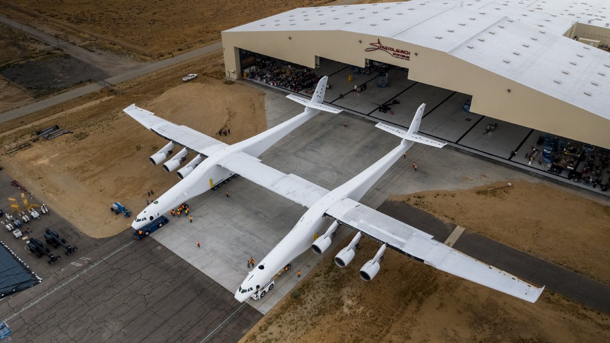 الولايات المتحدة تكشف عن أكبر طائرة نقل في العالم DBK3lTrU0AE3rta