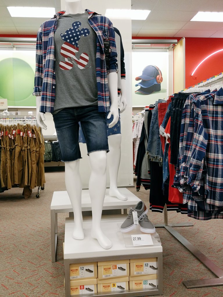 Merchandising some shoes in to our Men's department to drive sales! #betterinmentor #backroomgotstyle <a href="/Jake2934/">Jake Oney</a> @cat10jill <a href="/ralph_mz/">Ralph Mosco</a>