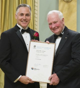 John Borrows was honoured yesterday with a 2017 Killam Prize from the Governor General at a ceremony in Rideau Hall. ow.ly/4En130ccg2o
