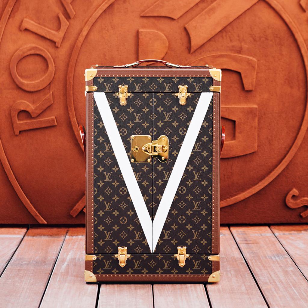 Louis Vuitton on X: Victory Travels in Louis Vuitton. Melding the